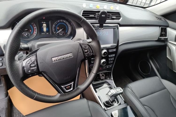 Used Haval H2 2018 Red-Label 1.5T Dual-Clutch Two-Wheel-Drive Luxury Model Center Console
