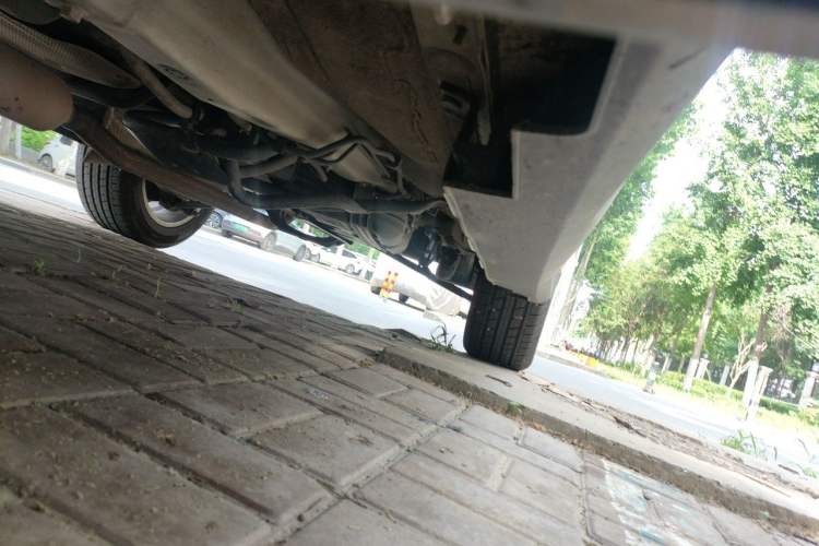 Used Haval H2 2018 Chuanxiang Edition Blue Badge 1.5T Manual Two-Wheel Drive Fashionable Model Chassis Front Left