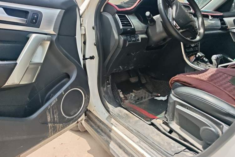 Used Haval H2 2018 Red-Label 1.5T Dual-Clutch Two-Wheel-Drive Elite Model Driver Seat