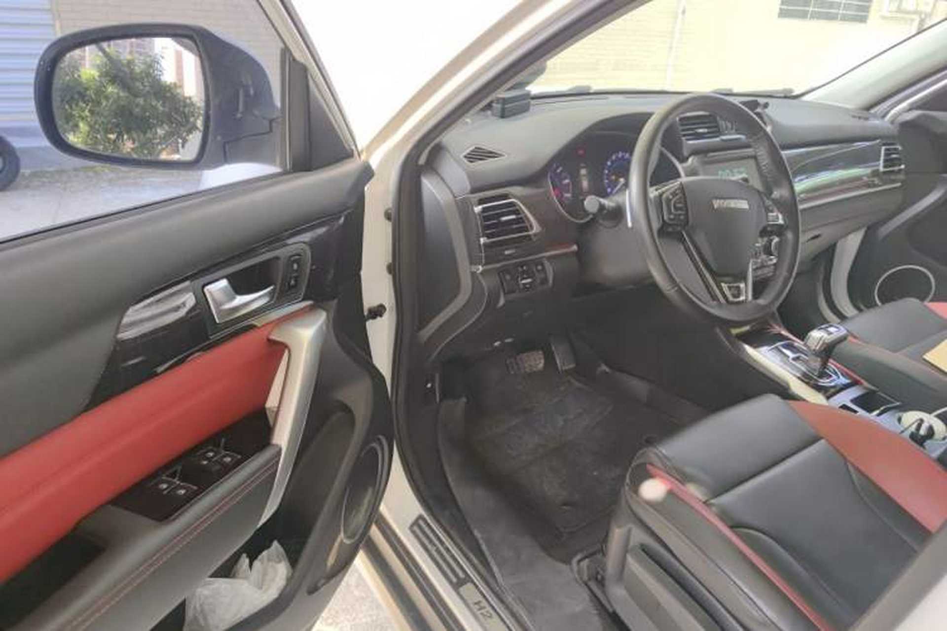 Used Haval H2 2018 Blue Label 1.5T Dual-Clutch Two-Wheel-Drive Elite Model Driver Seat
