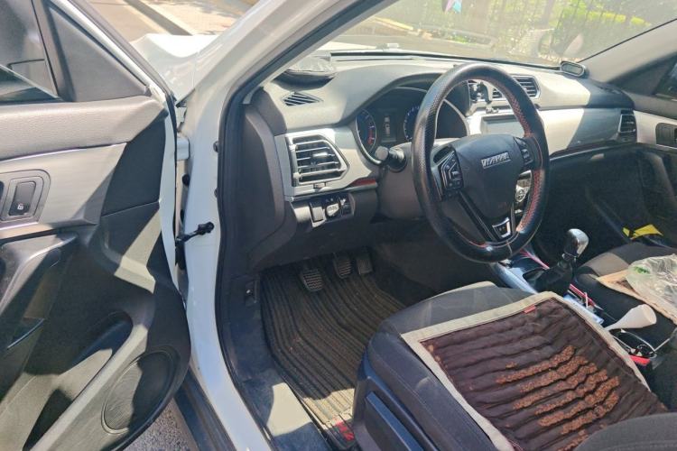 Used Haval H2 2018 1.5T Manual Two-Wheel Drive Fashion Edition China VI Driver Seat