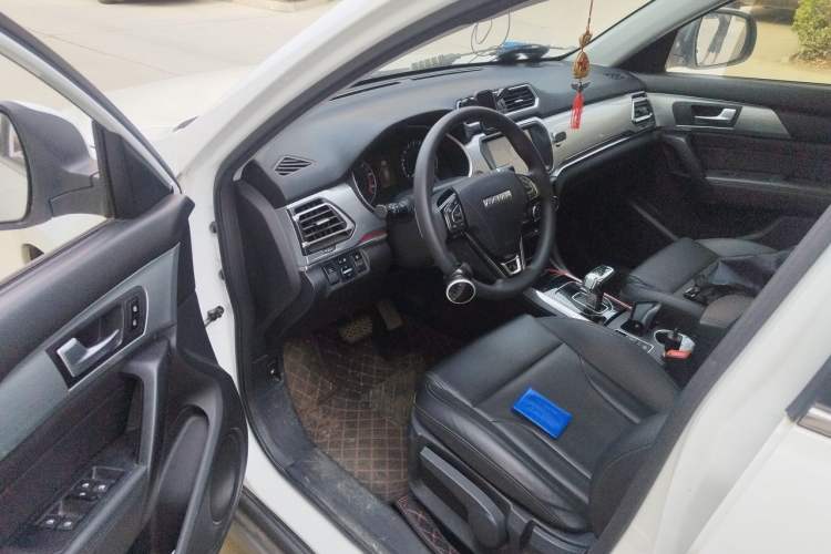 Used Haval H2 2018 1.5T Dual-Clutch Two-Wheel Drive Fashion Model China VI Standard Driver Seat