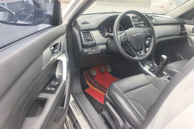Used Haval H2 2018 Red-Label 1.5T Manual Two-Wheel Drive Elite Model Driver Seat
