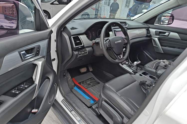 Used Haval H2 2018 Red-Label 1.5T Dual-Clutch Two-Wheel-Drive Luxury Model Driver Seat