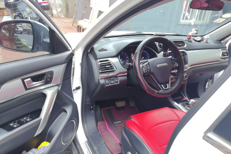 Used Haval H2 2018 Blue-Label 1.5T Dual-Clutch Two-Wheel-Drive Luxury Model Driver Seat