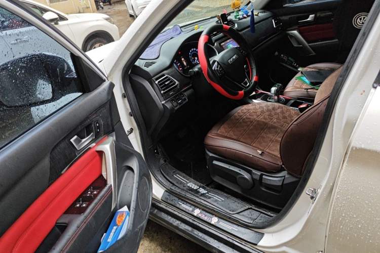 Used Haval H2 2018 Blue Label 1.5T Dual-Clutch Two-Wheel-Drive Elite Model Driver Seat
