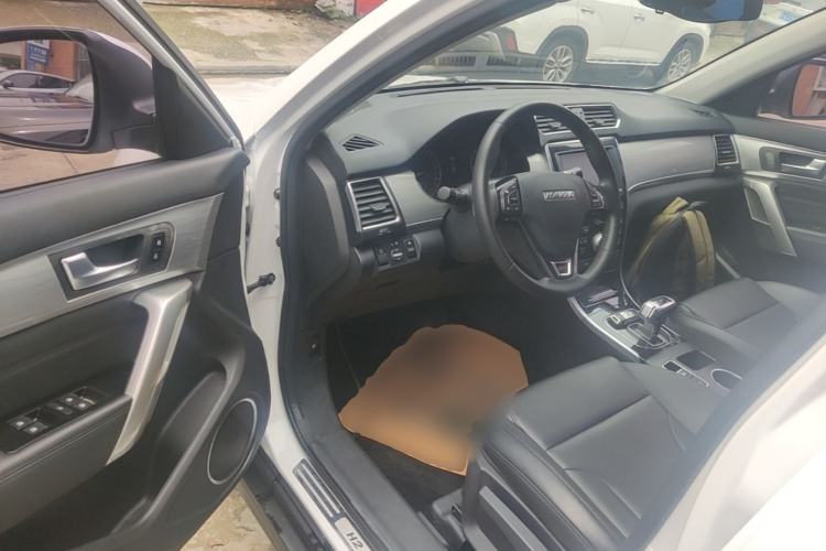 Used Haval H2 2018 Red-Label 1.5T Dual-Clutch Two-Wheel-Drive Elite Model Driver Seat