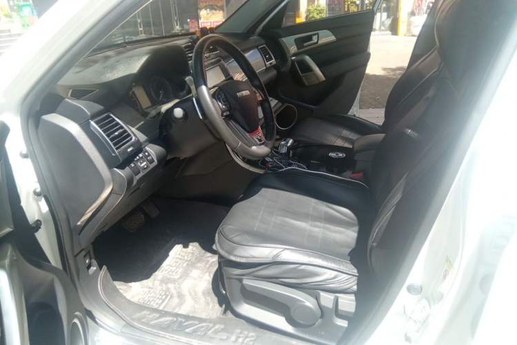 Used Haval H2 2018 Red-Label 1.5T Dual-Clutch Two-Wheel-Drive Luxury Model Driver Seat