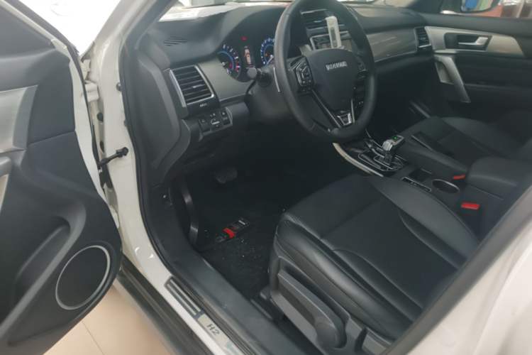 Used Haval H2 2018 Red-Label 1.5T Dual-Clutch Two-Wheel-Drive Elite Model Driver Seat