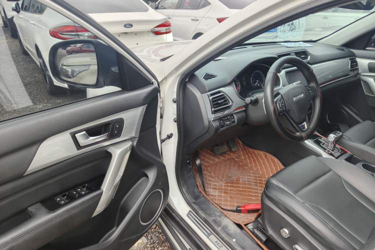 Used Haval H2 2018 Blue-Label 1.5T Dual-Clutch Two-Wheel-Drive Luxury Model Driver Seat