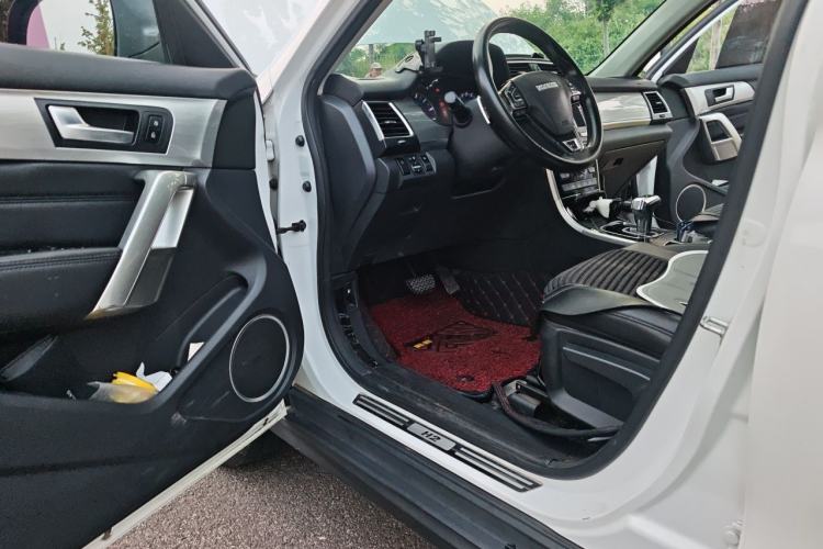 Used Haval H2 2018 Red-Label 1.5T Dual-Clutch Two-Wheel-Drive Elite Model Driver Seat
