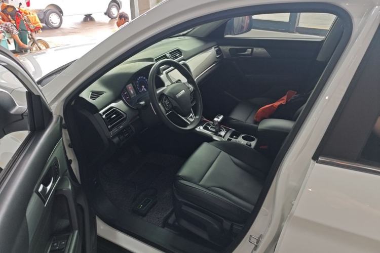 Used Haval H2 2018 1.5T Dual-Clutch Two-Wheel Drive Fashion Model China VI Standard Driver Seat