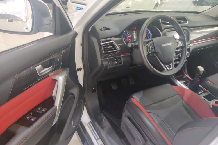 Used Haval H2 2018 Blue Label 1.5T Manual Two-Wheel Drive Elite Model Driver Seat