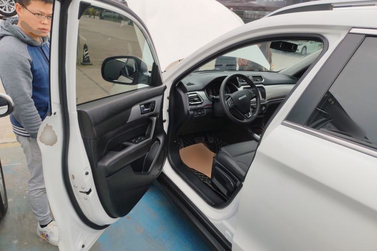 Used Haval H2 2018 Chuanxiang Edition Blue Badge 1.5T Dual-Clutch Two-Wheel Drive Fashionable Model Driver Seat