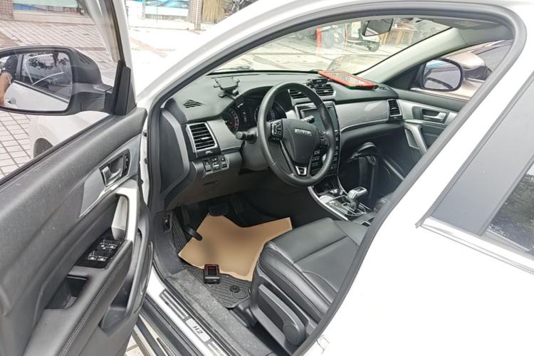 Used Haval H2 2018 Red-Label 1.5T Dual-Clutch Two-Wheel-Drive Elite Model Driver Seat