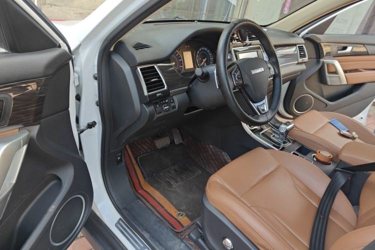 Used Haval H2 2018 Red-Label 1.5T Dual-Clutch Two-Wheel-Drive Luxury Model Driver Seat