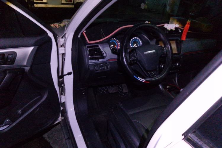 Used Haval H2 2018 1.5T Dual-Clutch Two-Wheel Drive Fashion Model China VI Standard Driver Seat