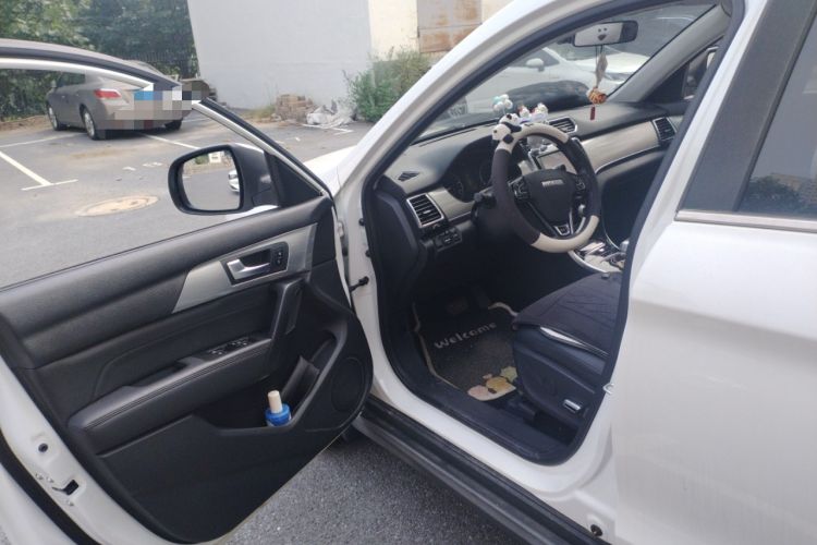 Used Haval H2 2018 Chuanxiang Edition Red Badge 1.5T Dual-Clutch Two-Wheel Drive ZhiShang Model Driver Seat
