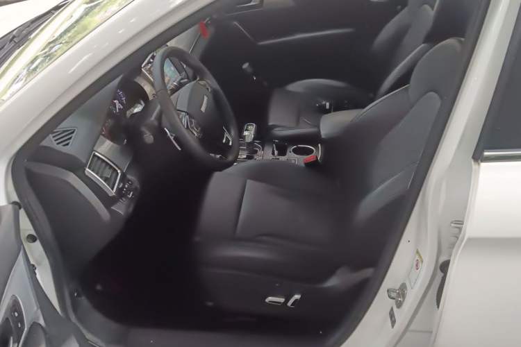 Used Haval H2 2018 1.5T Dual-Clutch Two-Wheel Drive ZhiShang Model China VI Standard Driver Seat