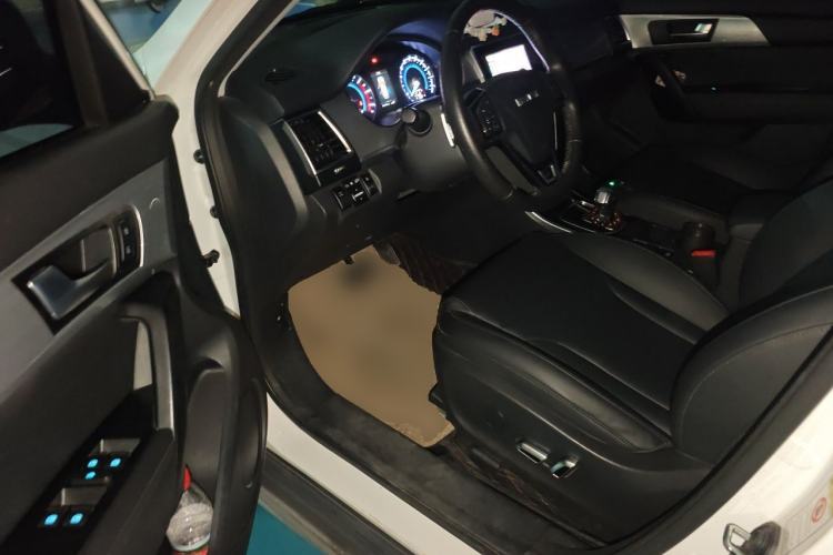 Used Haval H2 2018 Chuanxiang Edition Red Badge 1.5T Dual-Clutch Two-Wheel Drive ZhiShang Model Driver Seat