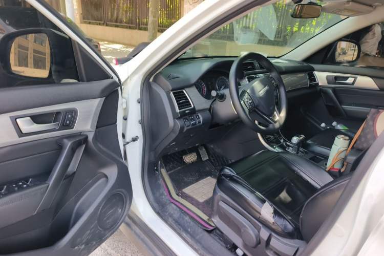 Used Haval H2 2018 1.5T Dual-Clutch Two-Wheel Drive Fashion Model China VI Standard Driver Seat