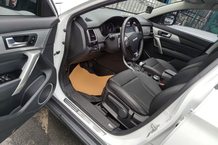 Used Haval H2 2018 Red-Label 1.5T Dual-Clutch Two-Wheel-Drive Luxury Model Driver Seat