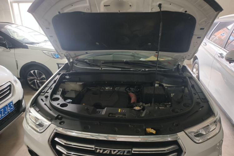 Used Haval H2 2018 Chuanxiang Edition Blue Badge 1.5T Dual-Clutch Two-Wheel Drive ZhiShang Model Engine Bay
