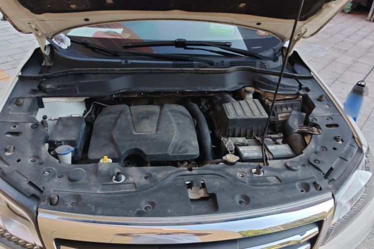 Used Haval H2 2018 1.5T Manual Two-Wheel Drive Luxury Model China VI Standard Engine Bay