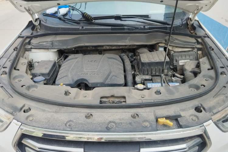 Used Haval H2 2018 1.5T Dual-Clutch Two-Wheel Drive Fashion Model China VI Standard Engine Bay