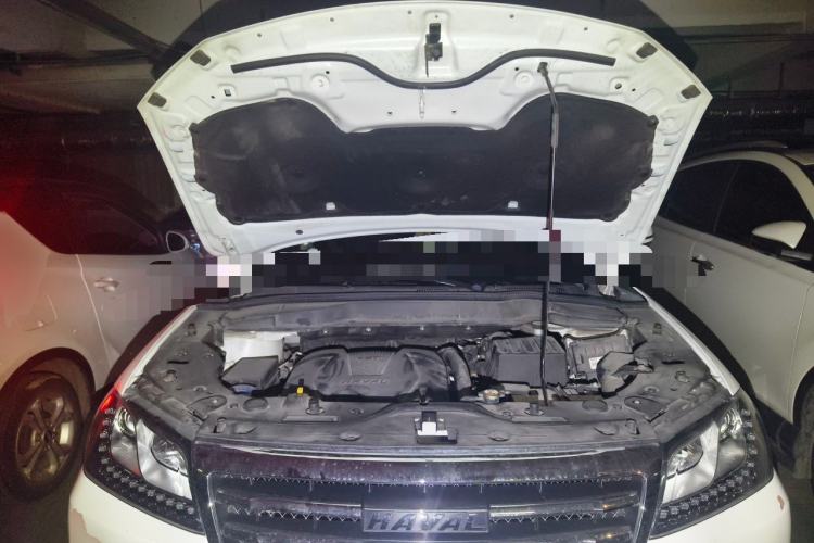 Used Haval H2 2018 1.5T Dual-Clutch Two-Wheel Drive Fashion Model China VI Standard Engine Bay
