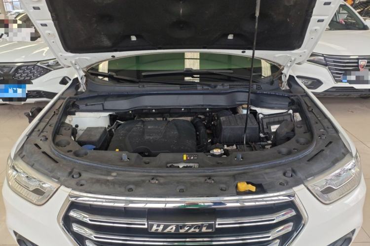 Used Haval H2 2018 1.5T Manual Two-Wheel Drive Luxury Model China VI Standard Engine Bay