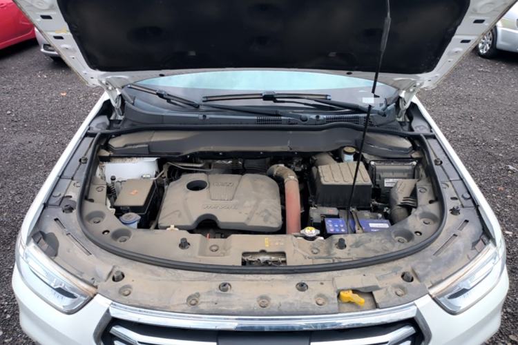 Used Haval H2 2018 Chuanxiang Edition Blue Badge 1.5T Dual-Clutch Two-Wheel Drive Fashionable Model Engine Bay