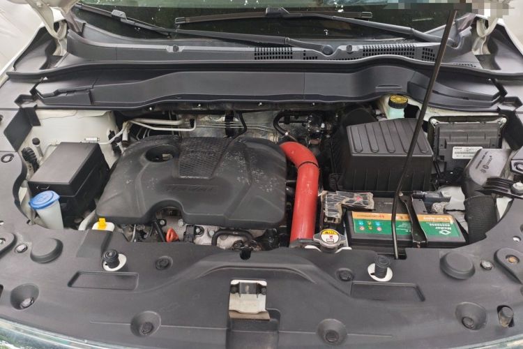 Used Haval H2 2018 Chuanxiang Edition 1.5T Dual-Clutch Two-Wheel Drive ZhiShang Model China V Standard Engine Bay