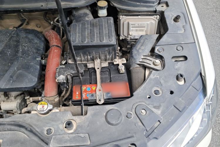 Used Haval H2 2018 Red-Label 1.5T Manual Two-Wheel Drive Luxury Model Engine Bay Left