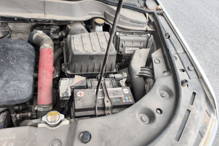 Used Haval H2 2018 Chuanxiang Edition Blue Badge 1.5T Dual-Clutch Two-Wheel Drive ZhiShang Model Engine Bay Left