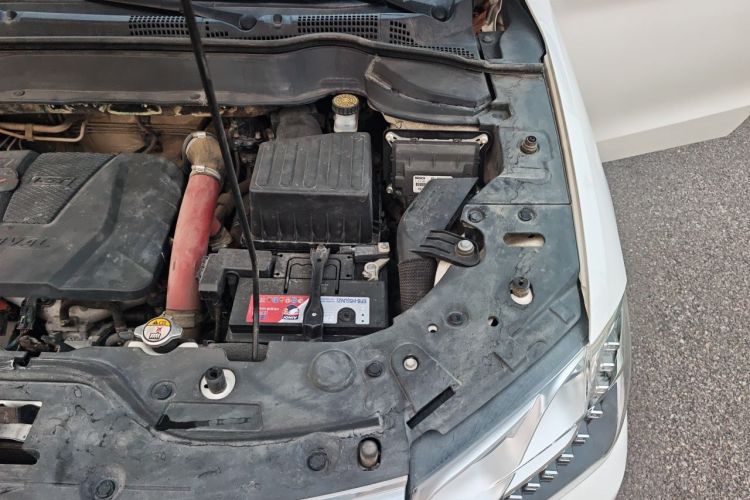 Used Haval H2 2018 Red-Label 1.5T Dual-Clutch Two-Wheel-Drive Elite Model Engine Bay Left