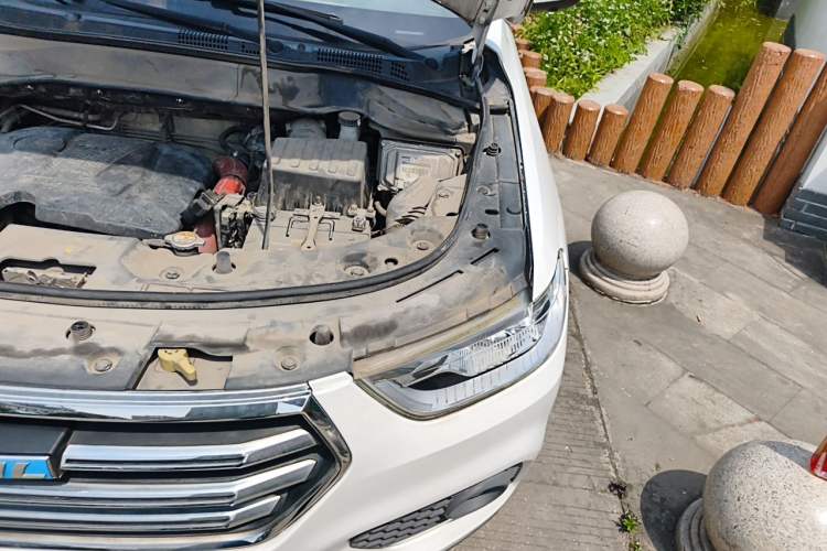 Used Haval H2 2018 Blue Label 1.5T Manual Two-Wheel Drive Luxury Model Engine Bay Left