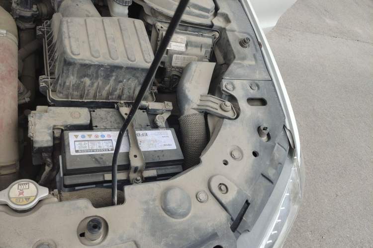 Used Haval H2 2018 Red-Label 1.5T Dual-Clutch Two-Wheel-Drive Elite Model Engine Bay Left