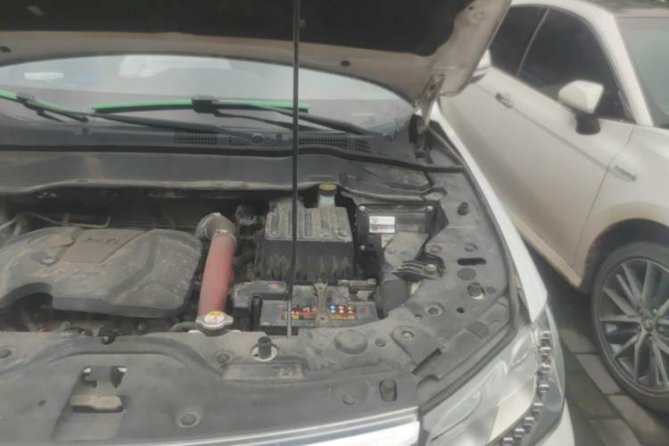 Used Haval H2 2018 Red-Label 1.5T Dual-Clutch Two-Wheel-Drive Luxury Model Engine Bay Left