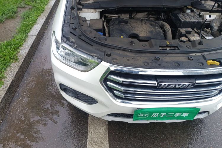 Used Haval H2 2018 Chuanxiang Edition 1.5T Manual Two-Wheel Drive Fashion Model China V Standard Engine Bay Right