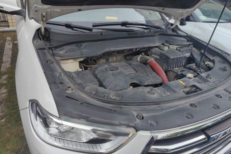 Used Haval H2 2018 Chuanxiang Edition Blue Badge 1.5T Dual-Clutch Two-Wheel Drive Fashionable Model Engine Bay Right