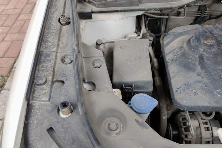 Used Haval H2 2018 Blue Label 1.5T Manual Two-Wheel Drive Elite Model Engine Bay Right