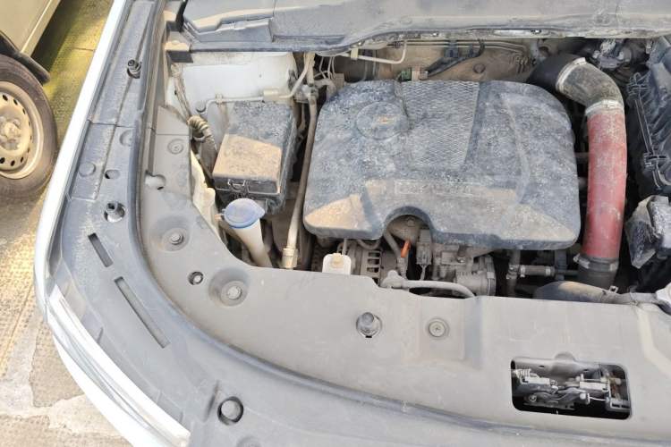 Used Haval H2 2018 Blue-Label 1.5T Dual-Clutch Two-Wheel-Drive Luxury Model Engine Bay Right