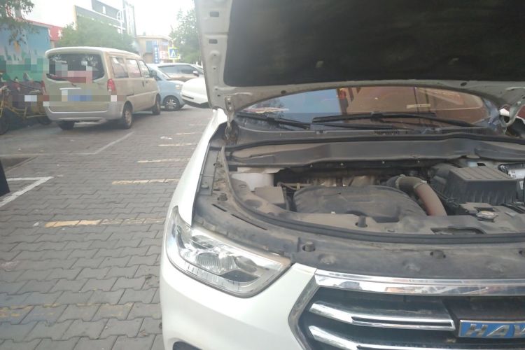 Used Haval H2 2018 Blue Label 1.5T Dual-Clutch Two-Wheel-Drive Elite Model Engine Bay Right