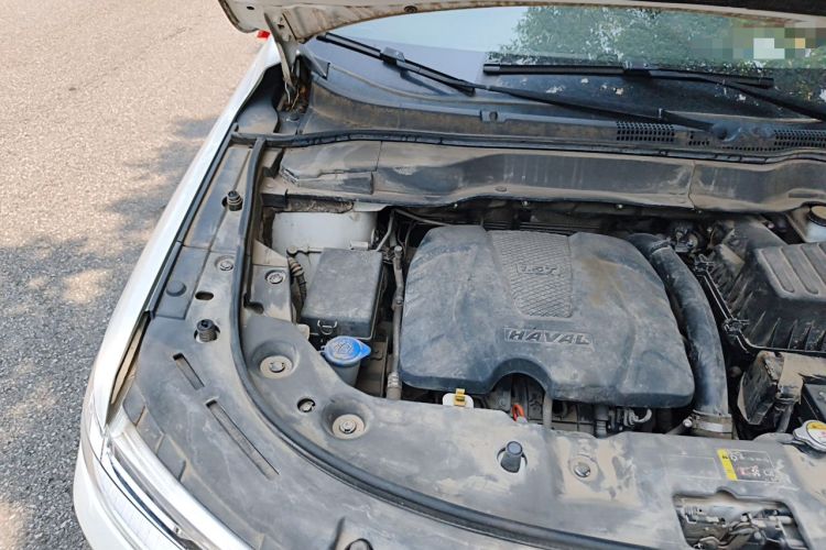 Used Haval H2 2018 1.5T Dual-Clutch Two-Wheel Drive Fashion Model China VI Standard Engine Bay Right