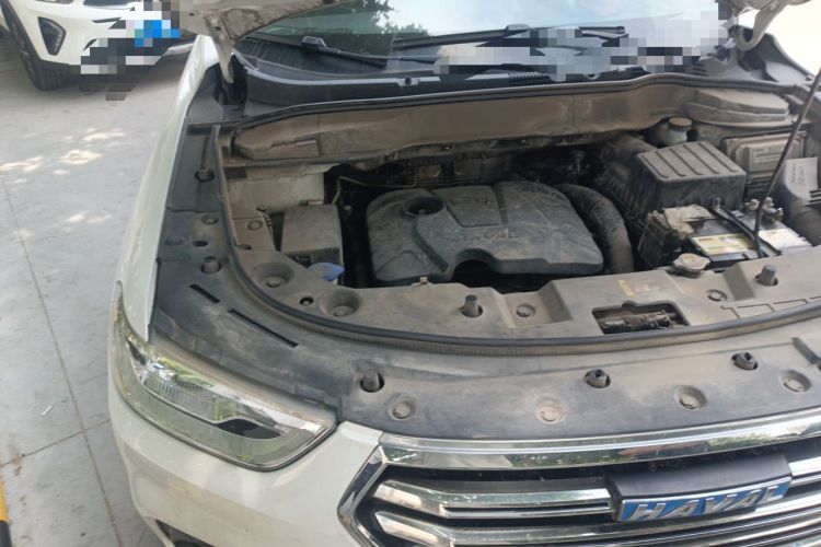 Used Haval H2 2018 Chuanxiang Edition Blue Badge 1.5T Manual Two-Wheel Drive Fashionable Model Engine Bay Right