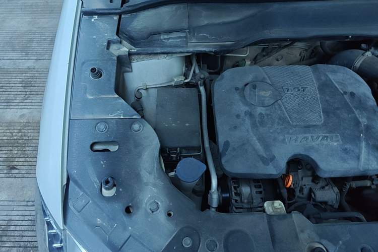 Used Haval H2 2018 Red-Label 1.5T Dual-Clutch Two-Wheel-Drive Elite Model Engine Bay Right