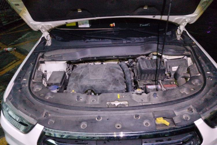 Used Haval H2 2018 1.5T Dual-Clutch Two-Wheel Drive Fashion Model China VI Standard Engine Bay