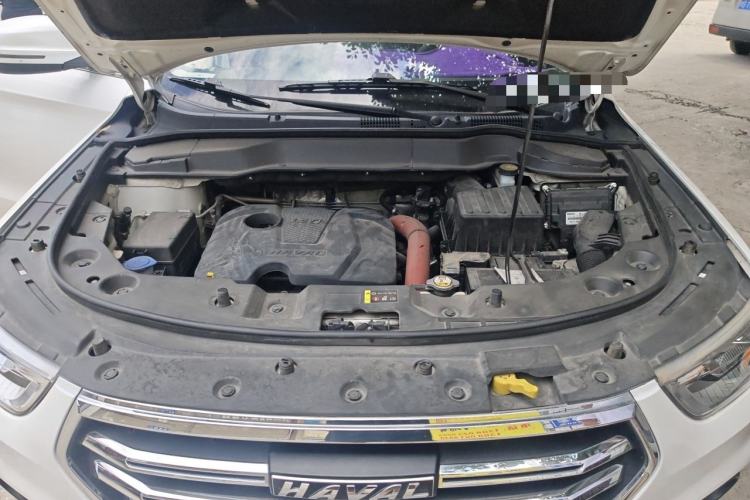 Used Haval H2 2018 Chuanxiang Edition Blue Badge 1.5T Dual-Clutch Two-Wheel Drive ZhiShang Model Engine Bay