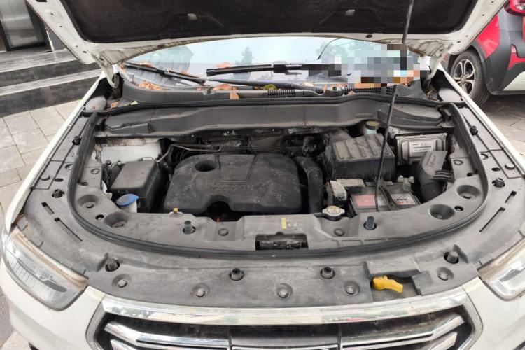 Used Haval H2 2018 Chuanxiang Edition 1.5T Manual Two-Wheel Drive Fashion Model China V Standard Engine Bay